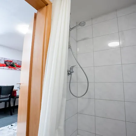 Serviceroom24 - 1 In Wlan - Smart-tv - 24-7 Check-in Und Kueche * レックリングハウゼン