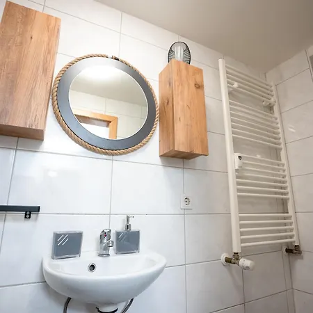 アパート Serviceroom24 - 1 In Wlan - Smart-tv - 24-7 Check-in Und Kueche レックリングハウゼン