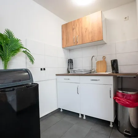 Serviceroom24 - 1 In Wlan - Smart-tv - 24-7 Check-in Und Kueche Apartment *